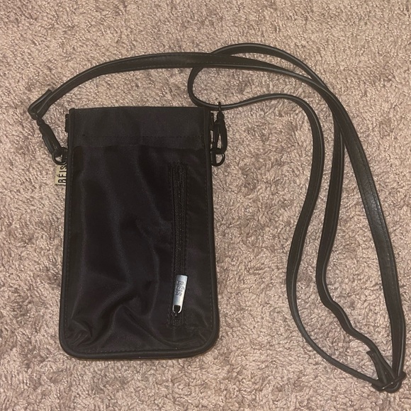 BEIS ID Crossbody Black Wristlet - Picture 2 of 7